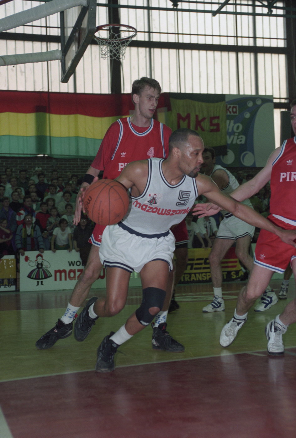 Keith Williams (przy piłce) w 1995 r.