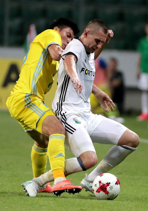 PIŁKA NOŻNA ELIMINACJE LM LEGIA WARSZAWA FK ASTANA (Artur Jędrzejczyk Abzal Beysebekov)