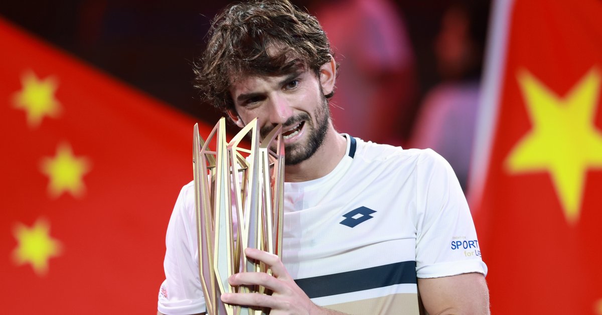 Sensacyjnie ograł Novaka Djokovicia, zgarnął tytuł i chce więcej! Oto jego plan