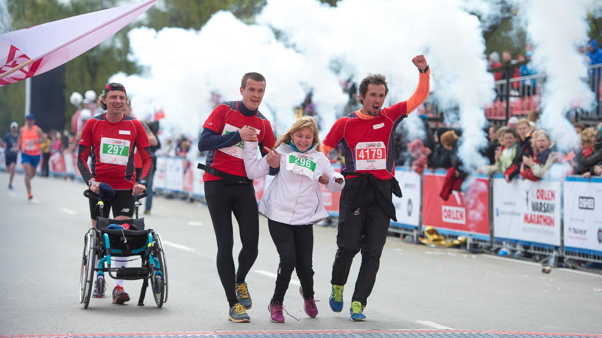 Zuzia Raczkowska na mecie Orlen Warsaw Marathonu