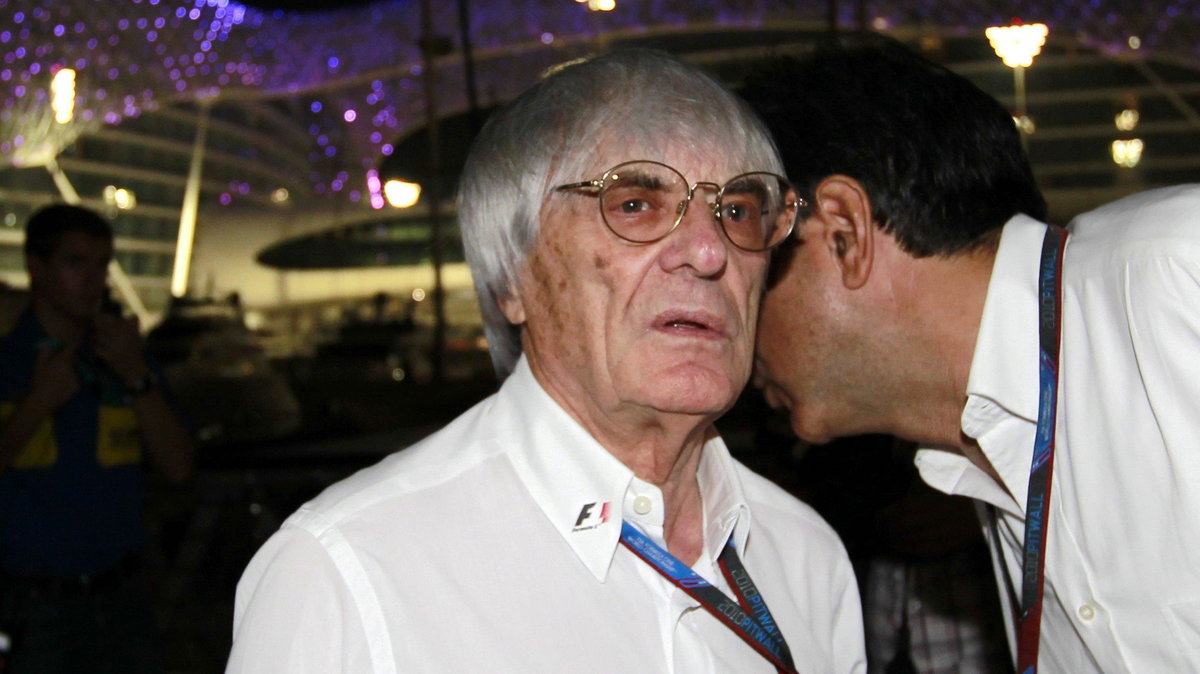 Bernie Ecclestone (po lewej)