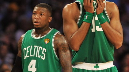 Nate Robinson (z lewej, nr 4) naal będzie grał w Bostonie