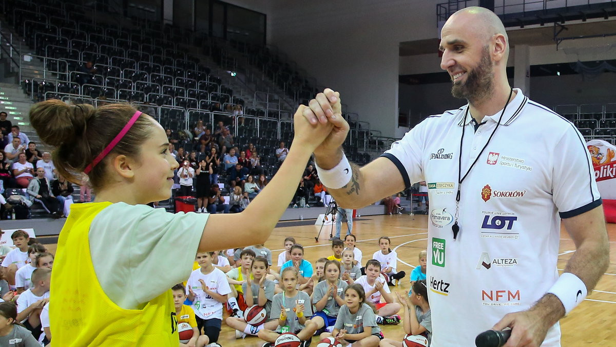 Trening Marcina Gortata z dziećmi w Łodzi