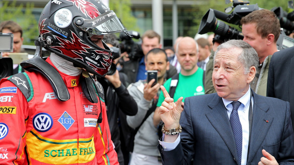 Jean Todt (z prawej) 