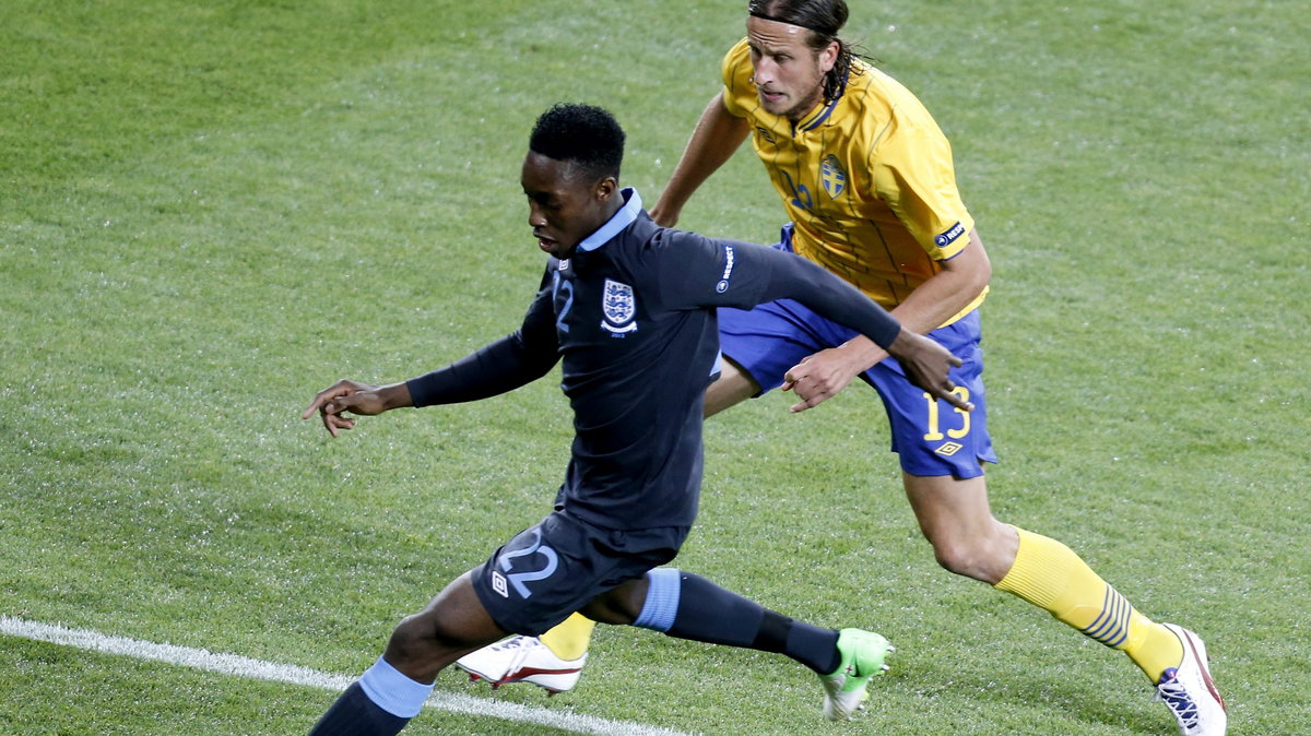 Danny Welbeck (L)