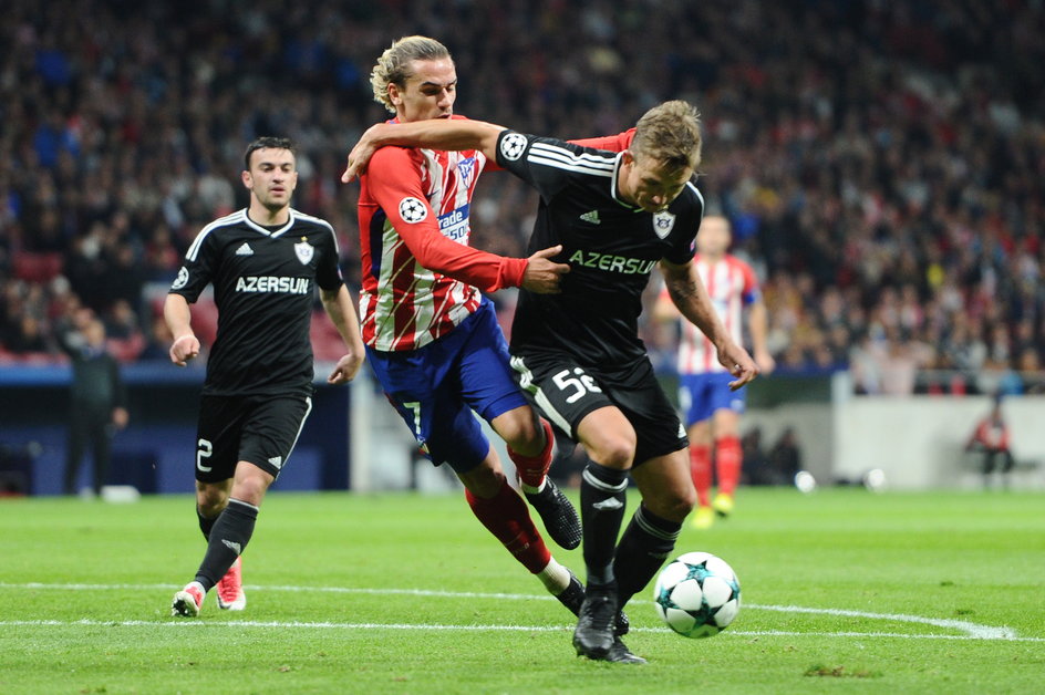 Antoine Griezmann i Jakub Rzeźniczak, Liga Mistrzów, 2017 r.