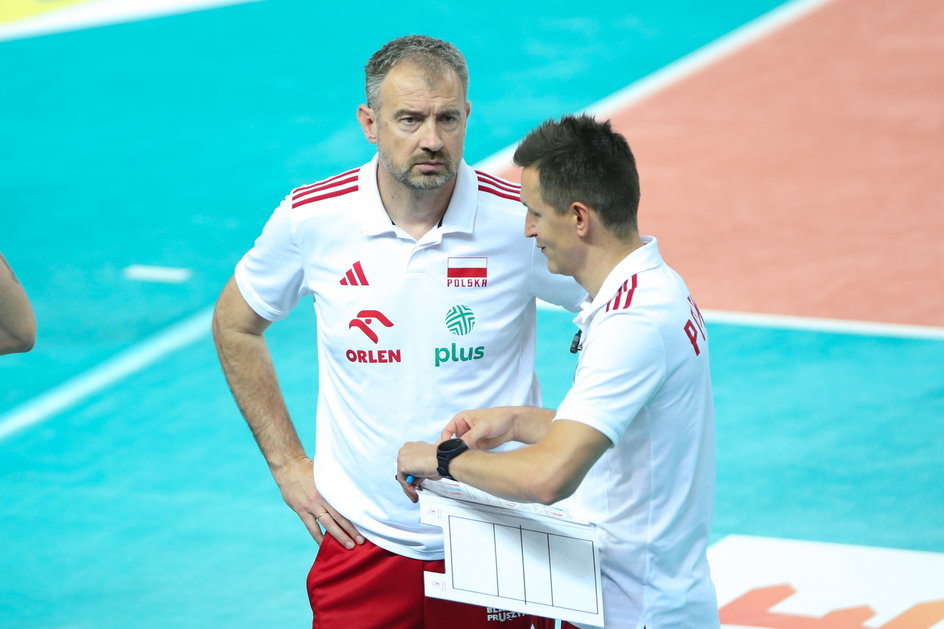Trener Nikola Grbić wraz ze swoim asystentem, Pawłem Ruskiem