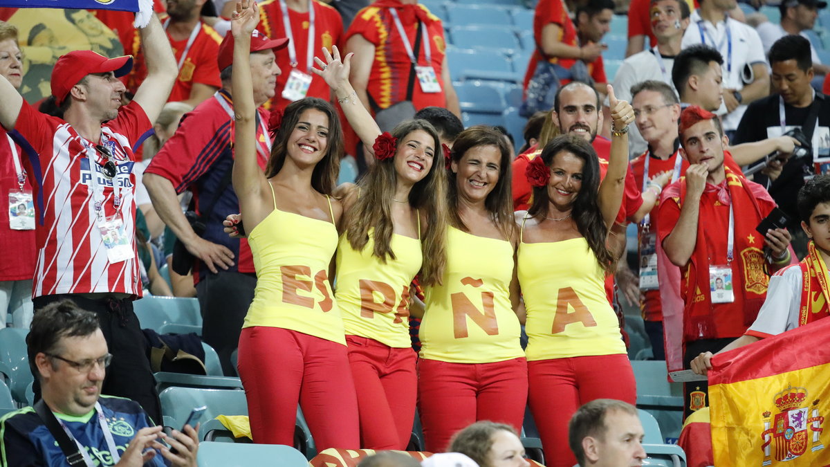 Hiszpańscy kibice na stadionie w Soczi