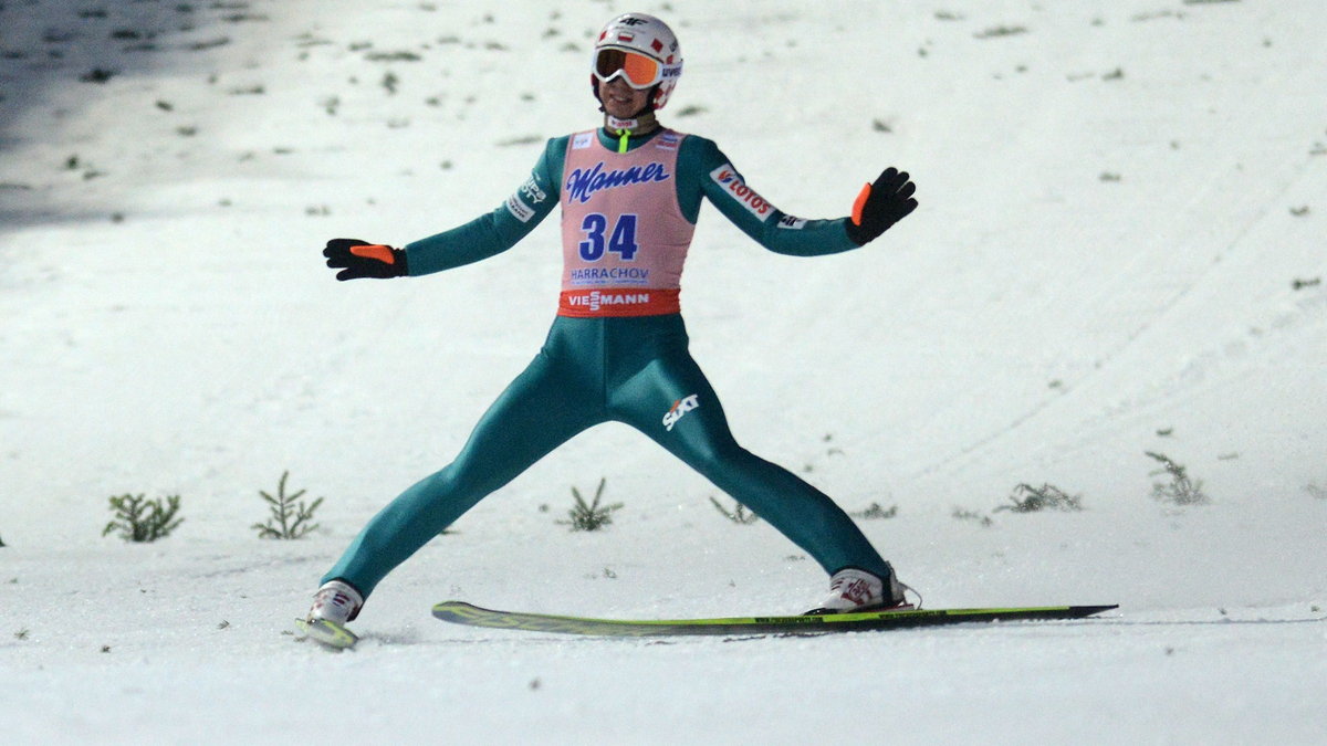 Kamil Stoch wylądował na MŚ w lotach w Harrachovie w 2014 r. Mina mówi wszystko., fot. Michal Cizek/AFP