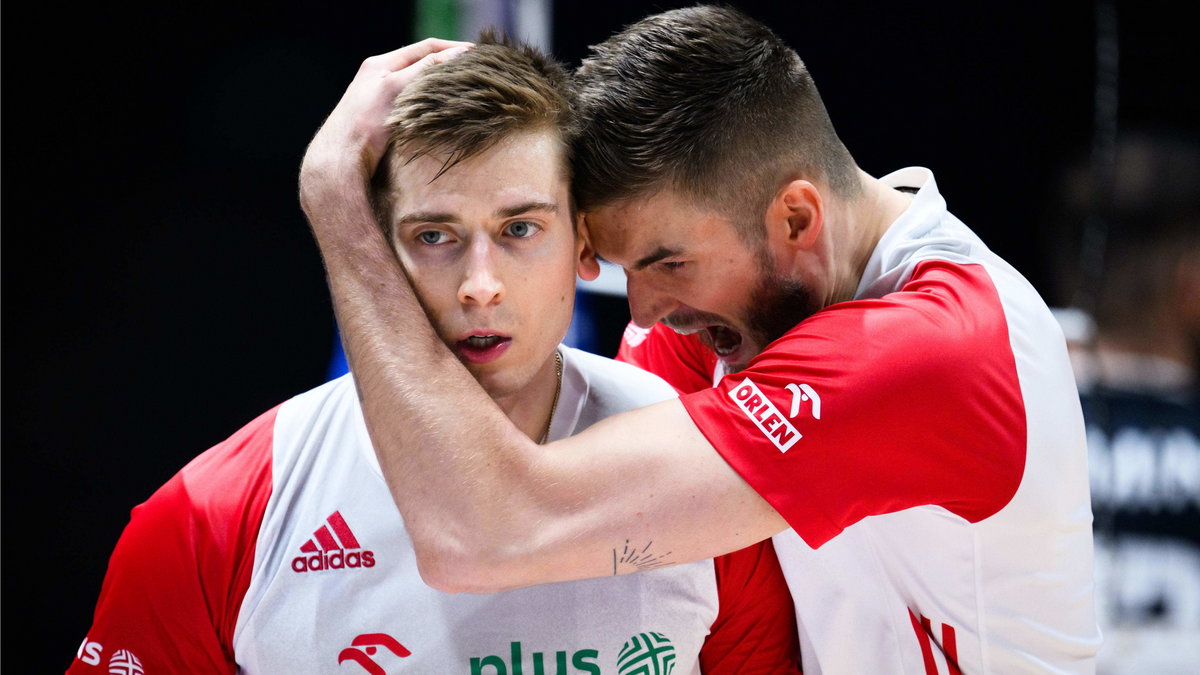 Kamil Semeniuk (z lewej) i Karol Kłos w trakcie meczu Polska - Iran (21 lipca 2022 r.)