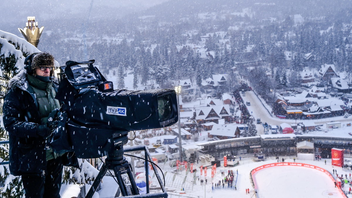 Kamera TVP podczas zawodów w skokach narciarskich