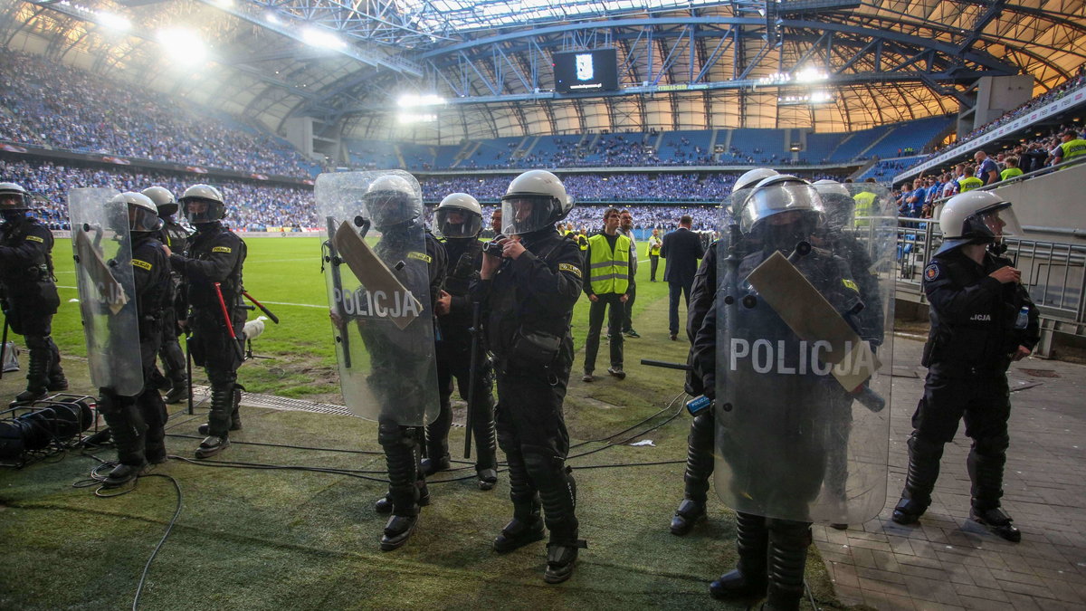 Policja podczas meczu Lech – Legia