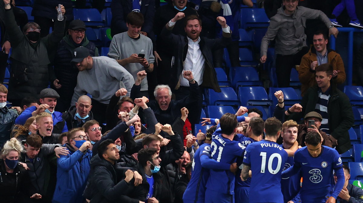 Piłkarze i fani Chelsea Londyn