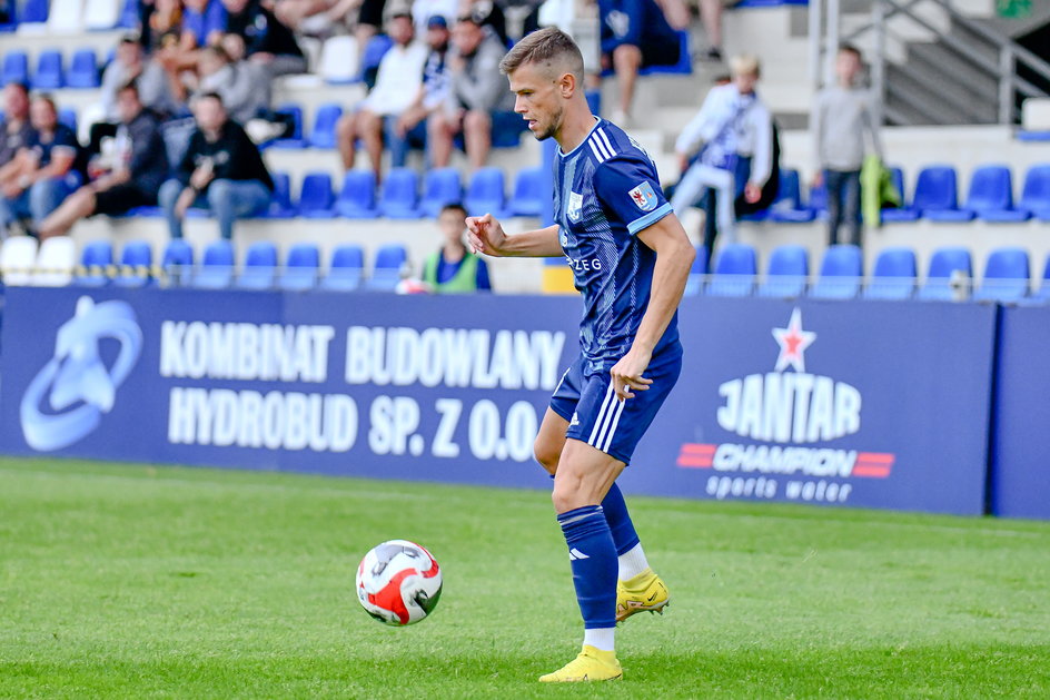 Po ewentualnym awansie stadion w Kołobrzegu będzie wymagał pewnych inwestycji, aby klub mógł otrzymać licencję