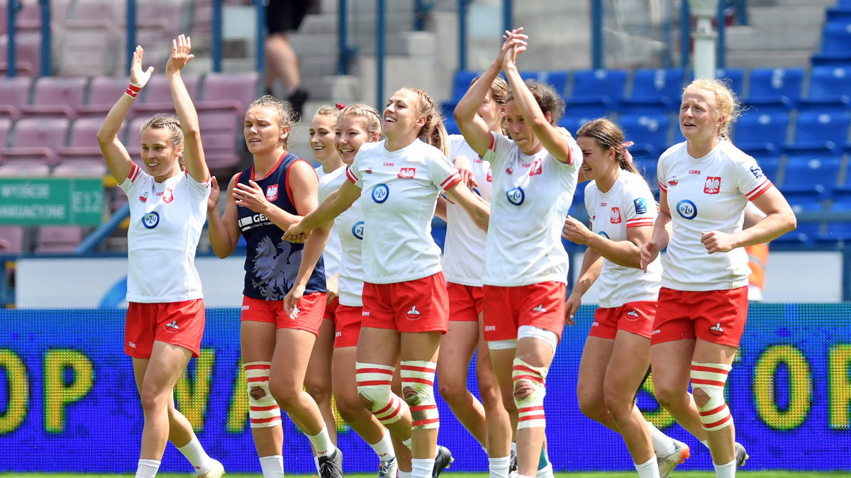 Reprezentacja Polski kobiet w rugby 7 świętuje złoto ME