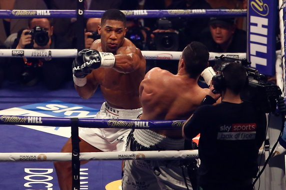 epa06639705 - BRITAIN BOXING (Anthony Joshua vs Joseph Parker - Cardiff)