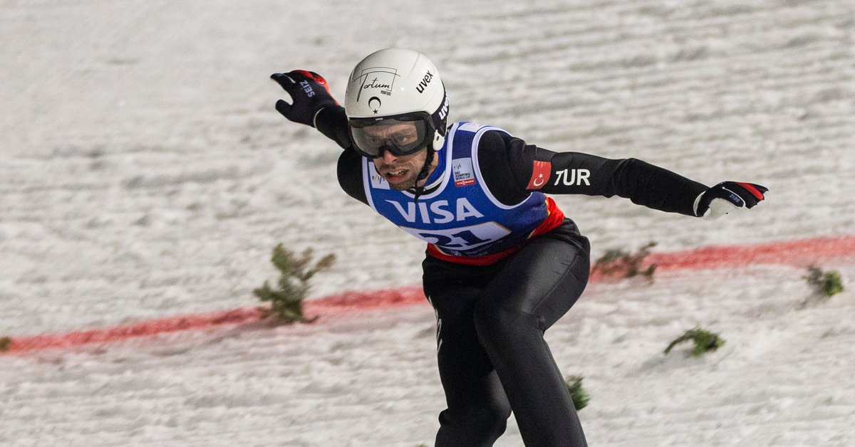 Seconds before a Pole’s jump, a notice appeared: Red card for Fatih Arda Ipcioglu