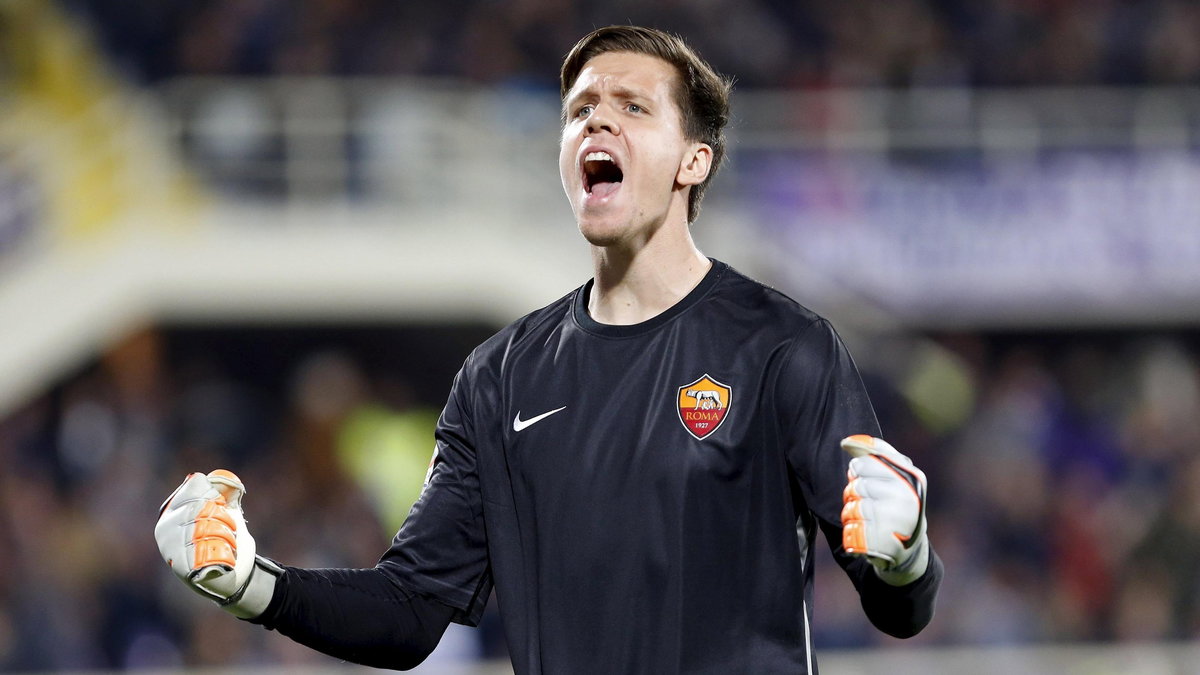 AS Roma's goalkeeper Szczesny reacts after his teammate Gervinho scored against Fiorentina during their Serie A soccer match in Florence