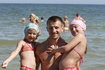 Tomasz Adamek z córkami Roksaną (z prawej) i Weroniką