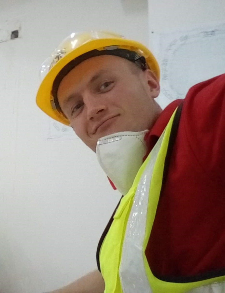 Hubert na budowie w Katarze