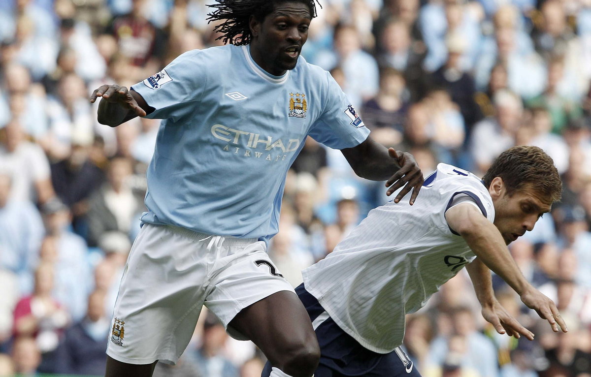 Emmanuel Adebayor (L)