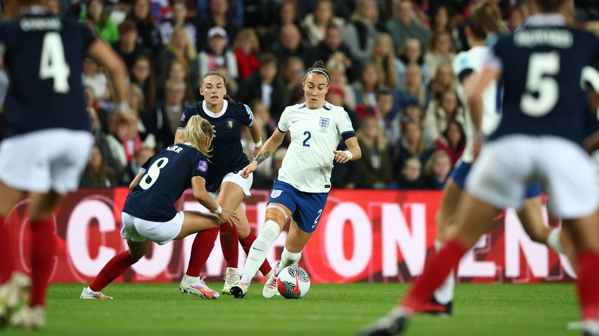 Lucy Bronze w meczu Anglii ze Szkocją w Lidze Narodów