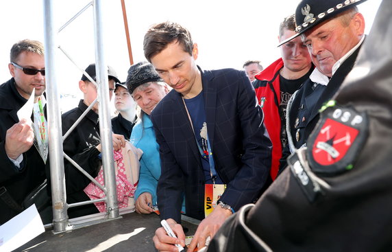 18407075 - ZĄB POWITANIE SKOCZKÓW KAMIL STOCH ( Kamil Stoch )