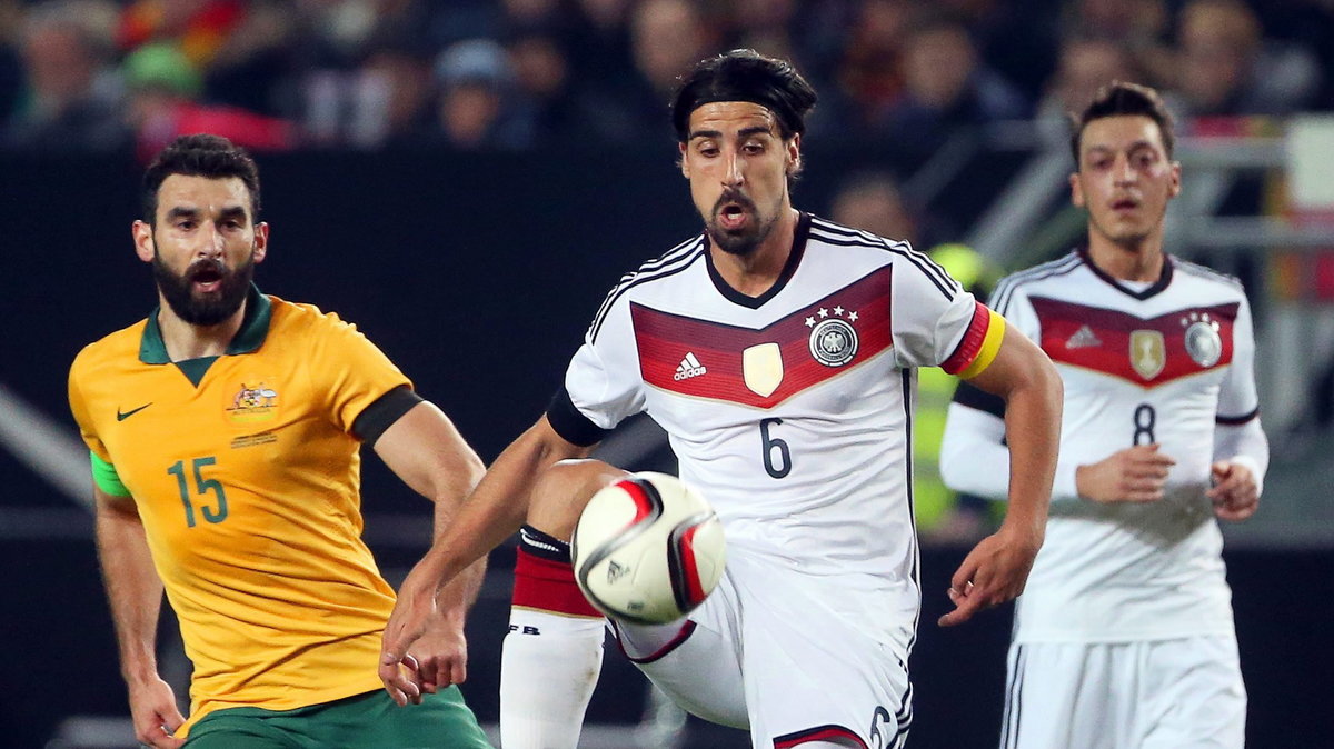 Sami Khedira (w środku)