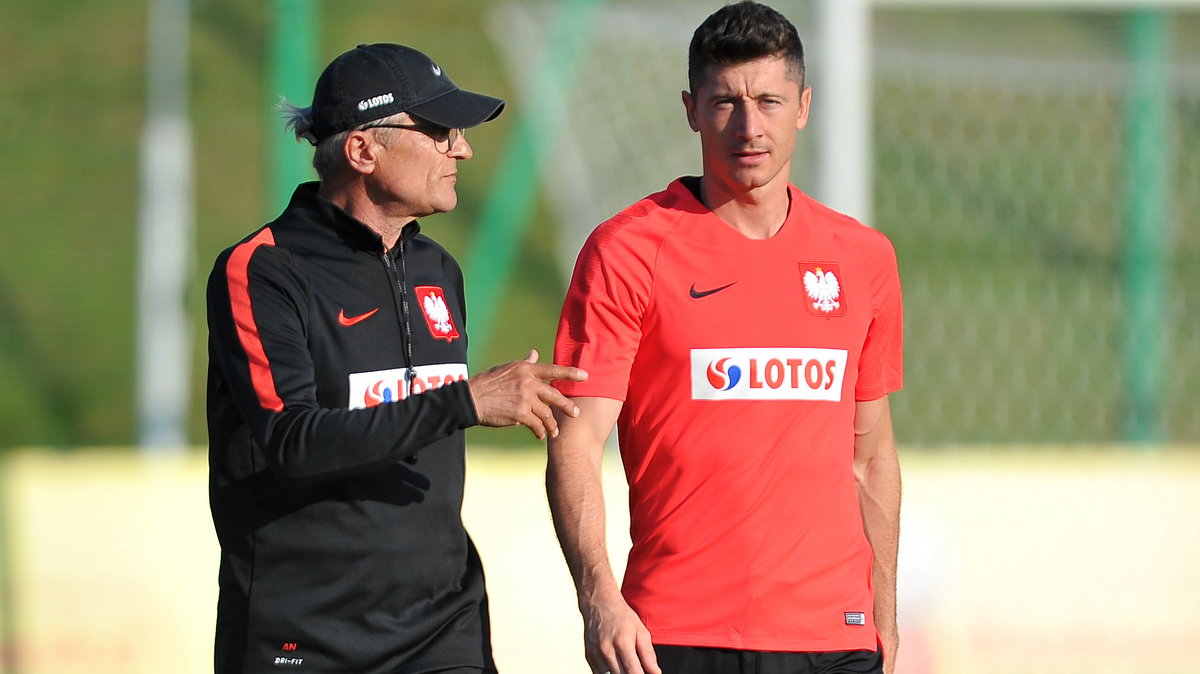 Adam Nawałka i Robert Lewandowski w 2018 r.