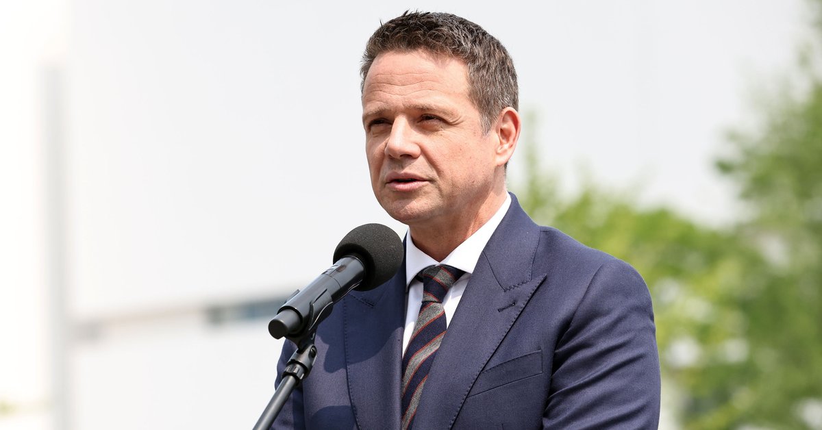 Rafał Trzaskowski milczy, radni pod ostrzałem. Apeluje choćby Michał Listkiewicz