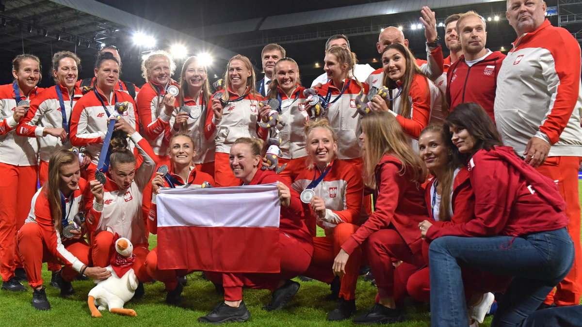 Polskie rugbystki świętują srebro IE w Krakowie