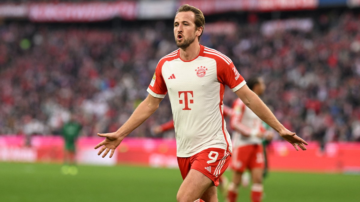 Harry Kane cieszący się z gola dla Bayernu w meczu z Borussią Moenchengladbach