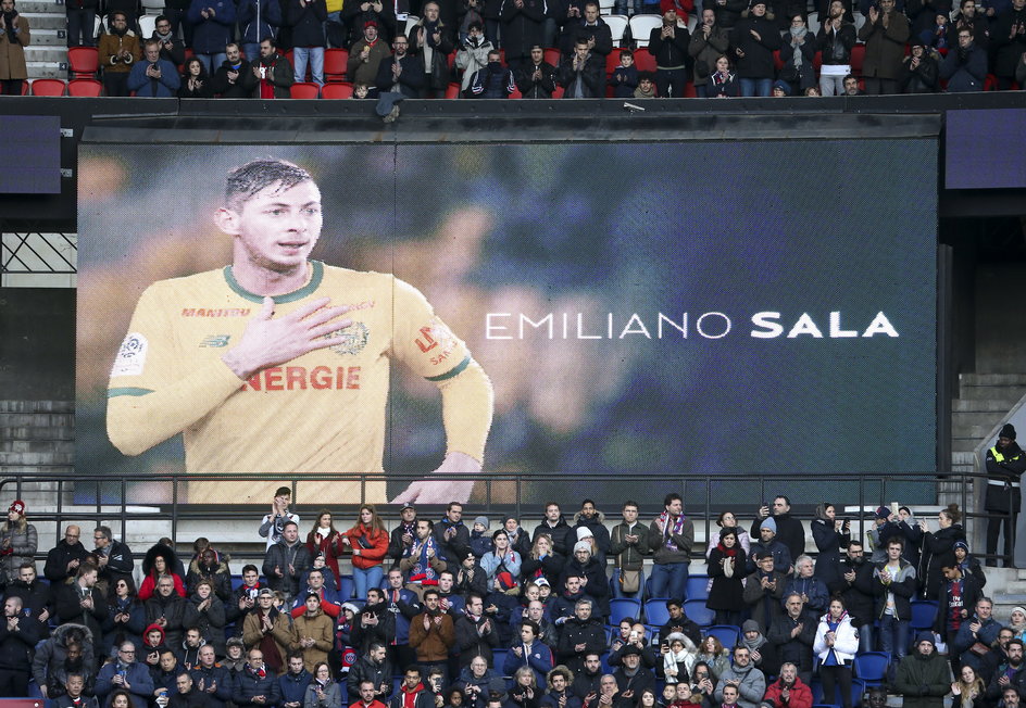 Upamiętnienie Emiliano Sali podczas meczu Ligue 1