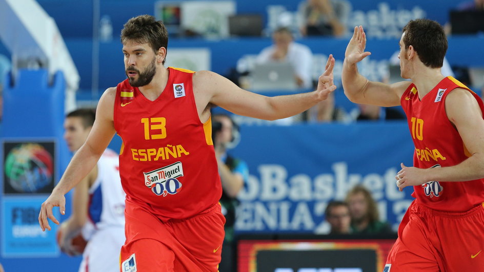 Marc Gasol (z lewej) i Victor Claver