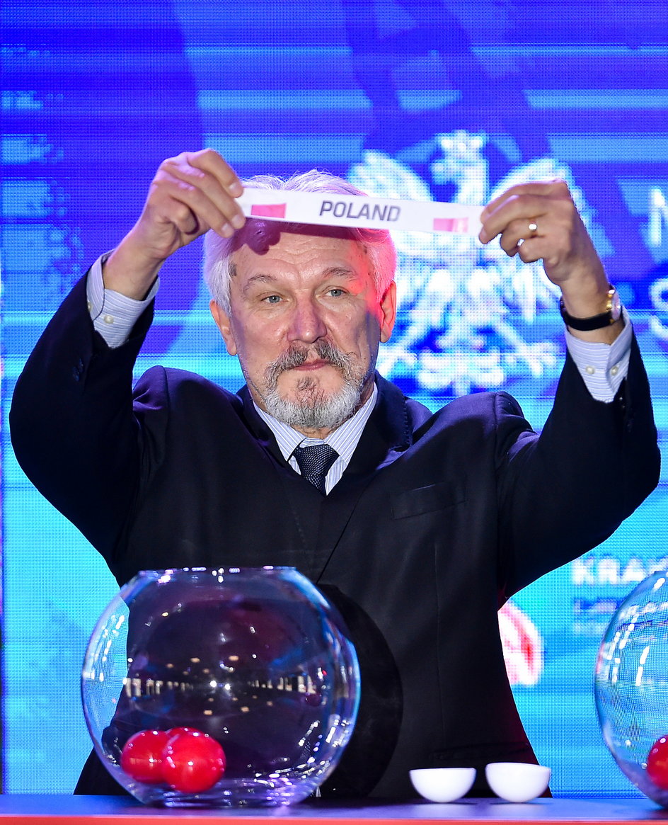 Henryk Kasperczak podczas losowania  grup Amp Futbol Euro 2020