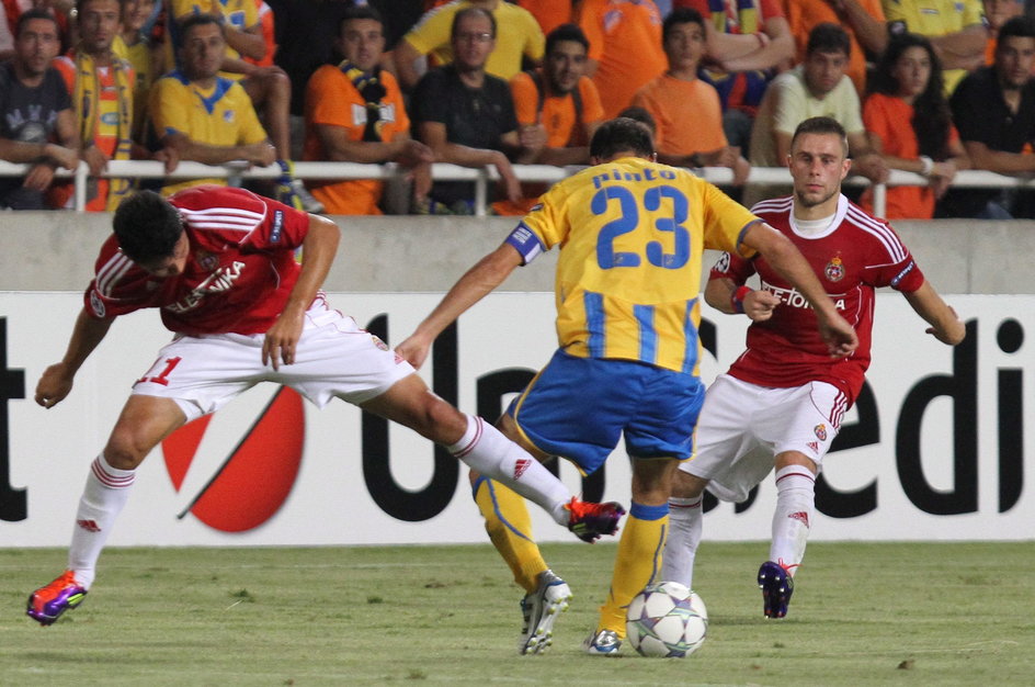 Helio Pinto (APOEL Nikozja) oraz Gervasio Nunez i Patryk Małecki (Wisła Kraków)