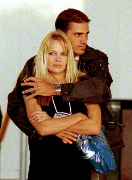  Pamela Anderson i Kelly Slater w 2000 r.