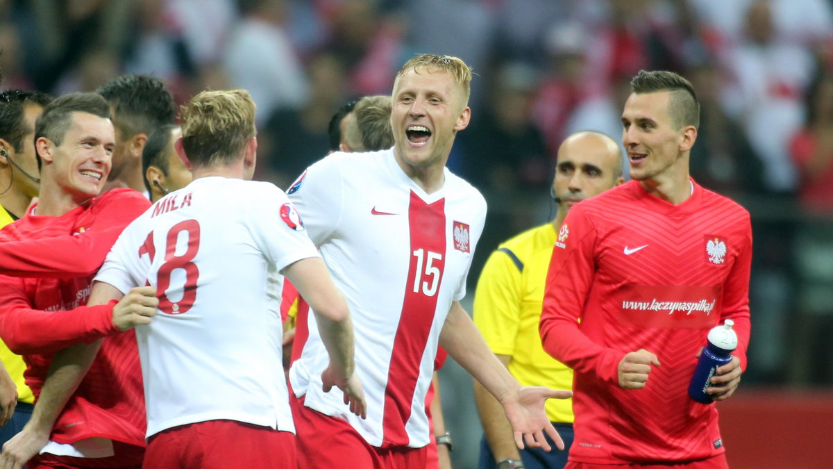 Kamil Glik (w środku)