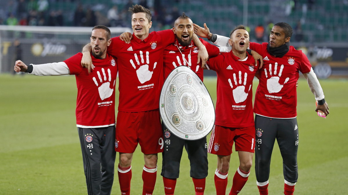 Od lewej: Franck Ribery, Robert Lewandowski, Arturo Vidal, Rafinha i Douglas Costa