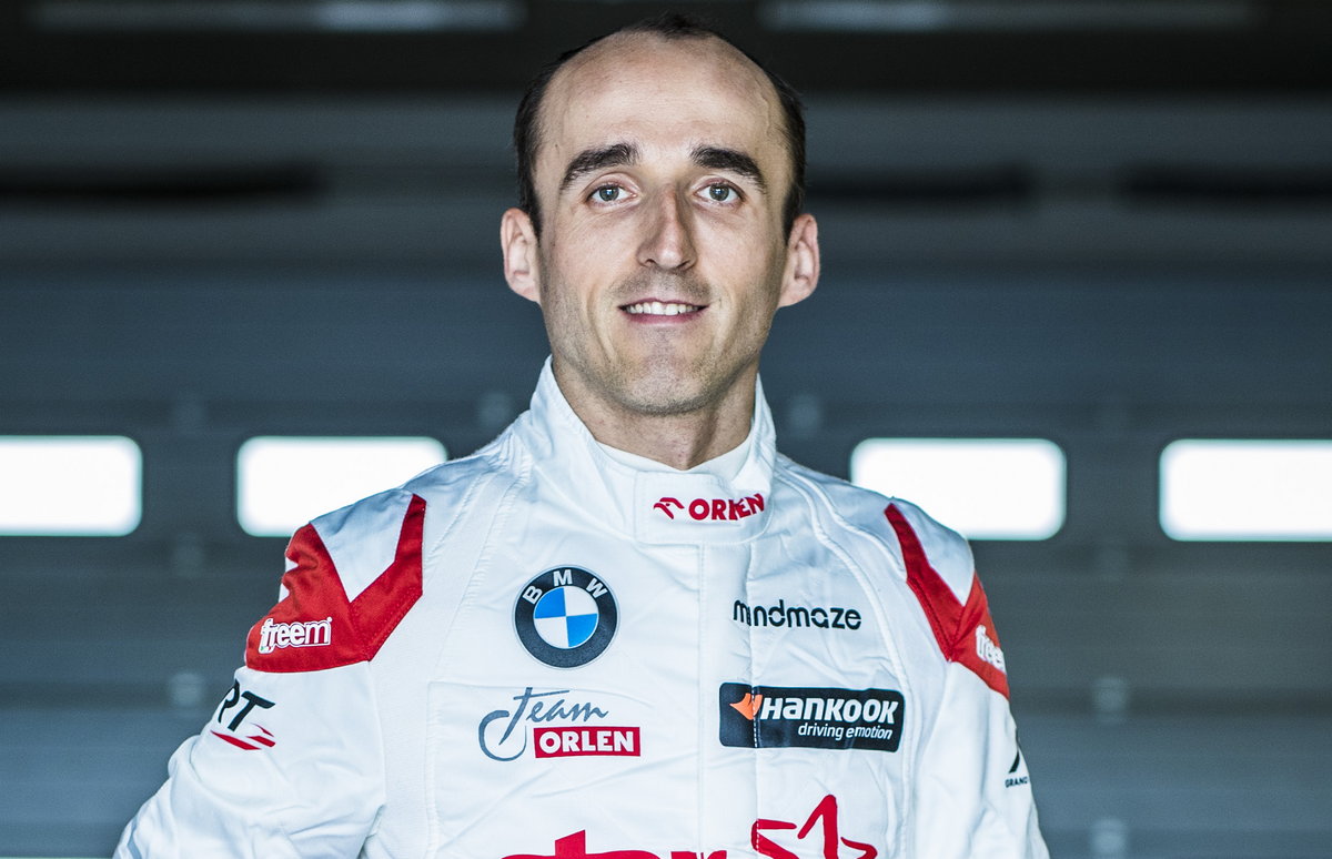 Robert Kubica podczas testow serii DTM na torze w Nuerburgringu