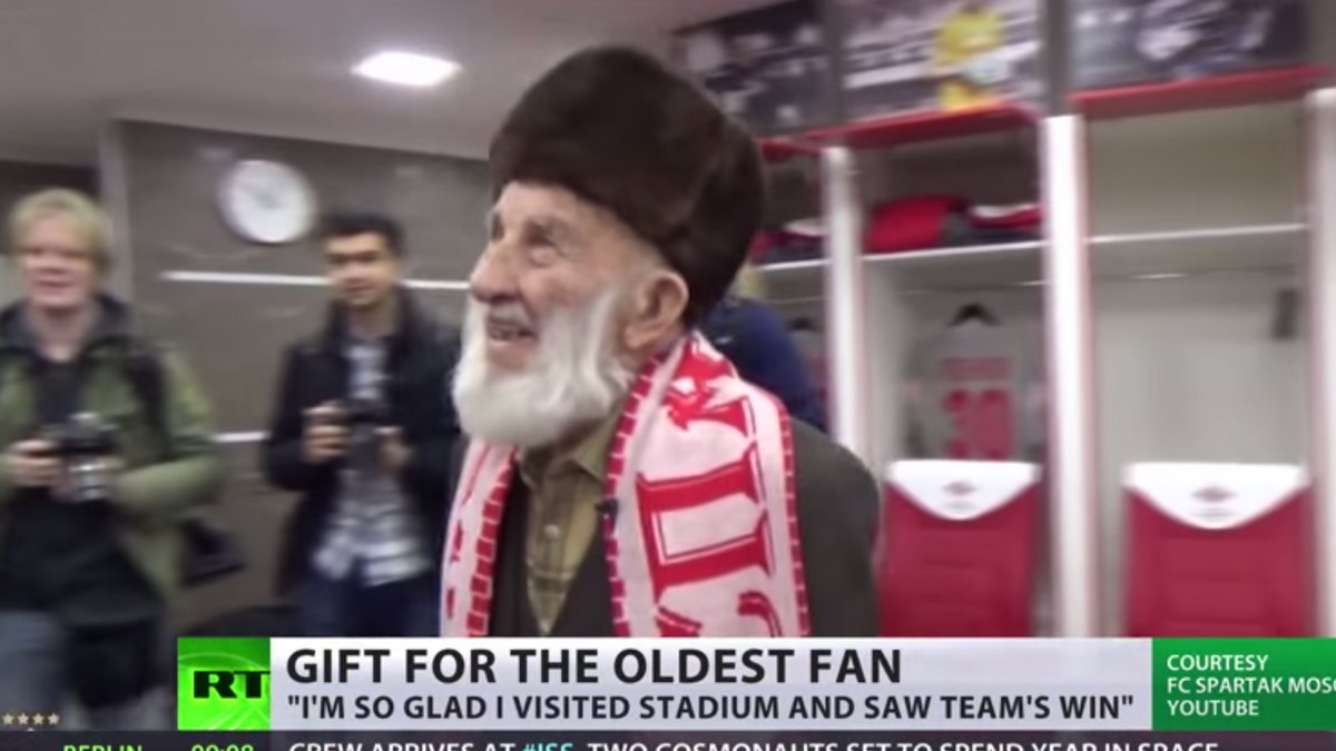 Wzruszająca historia kibica, Spartak Moskwa pomógł 102-latkowi! Wideo