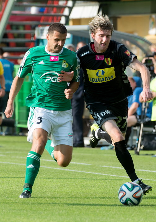 PIŁKA NOŻNA LIGA POLSKA PGE GKS BEŁCHATÓW KORONA KIELCE (Grzegorz Baran Jacek Kiełb)