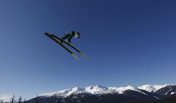 2010-02-19T194545Z_01_OLYKP024_RTRIDSP_3_OLYMPICS-SKI-JUMPING.jpg