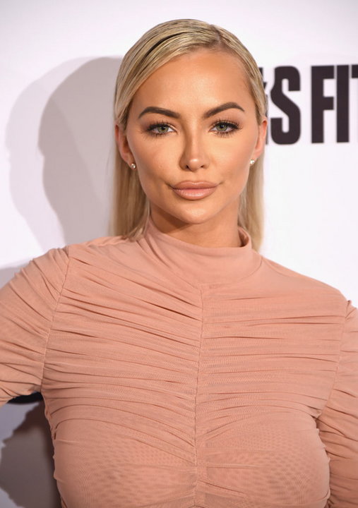 Lindsey Pelas