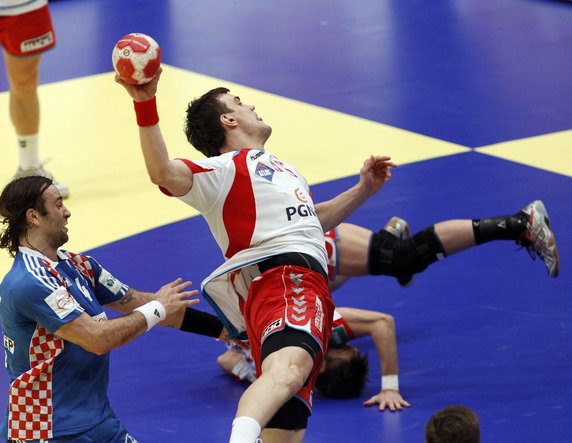 2010-01-30T161237Z_01_POP10_RTRIDSP_3_HANDBALL-EUROPEAN.jpg