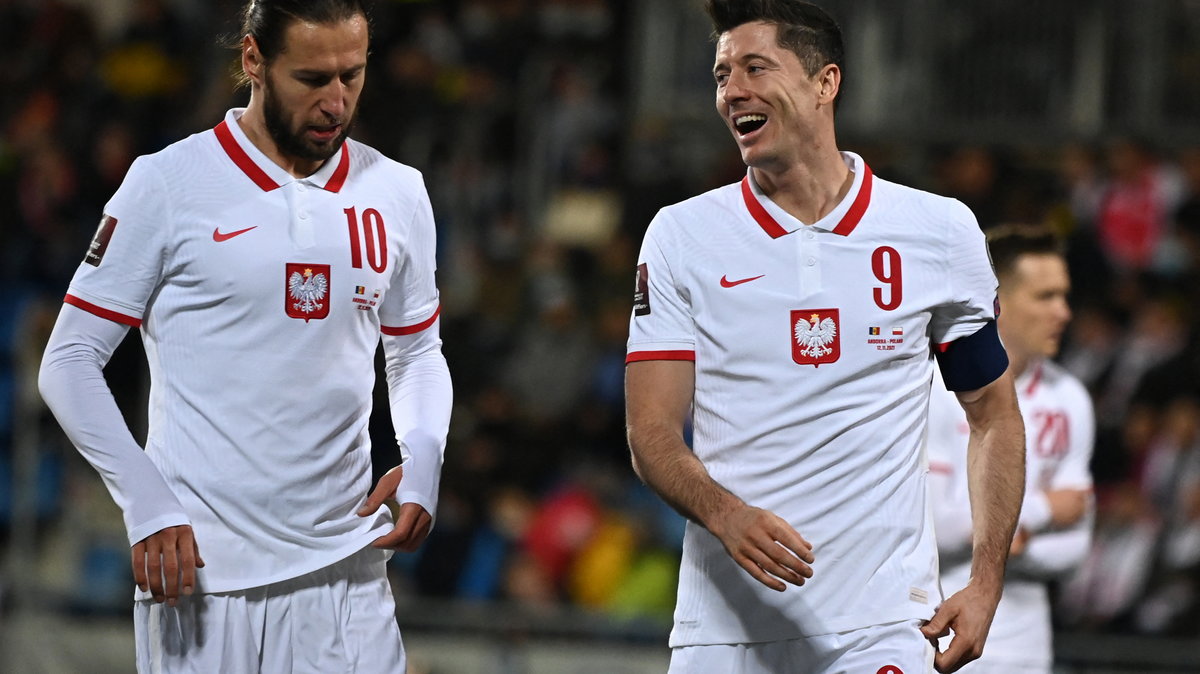 Robert Lewandowski i Grzegorz Krychowiak w meczu Andora — Polska w el. mistrzostw świata (listopad 2021)