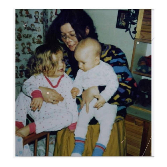 Anna Lewandowska w dzieciństwie z mamą i bratem