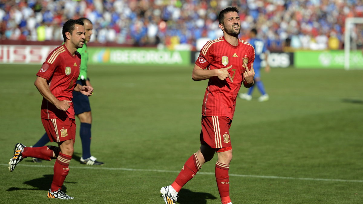 Xavi Hernandez (z lewej) i David Villa