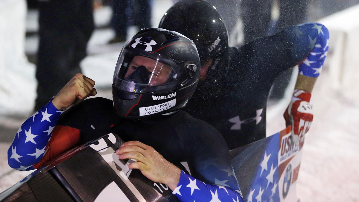 Steven Holcomb z rozpychającym Stevenem Langtonem