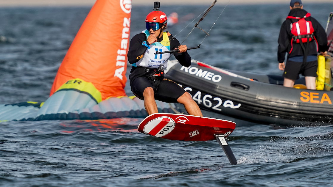 Maksymilian Żakowski może jeszcze wywalczyć kwalifikację olimpijską w klasie Formula Kite